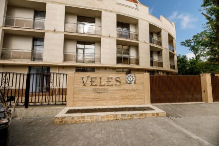 Отель "Veles" / "Велес"